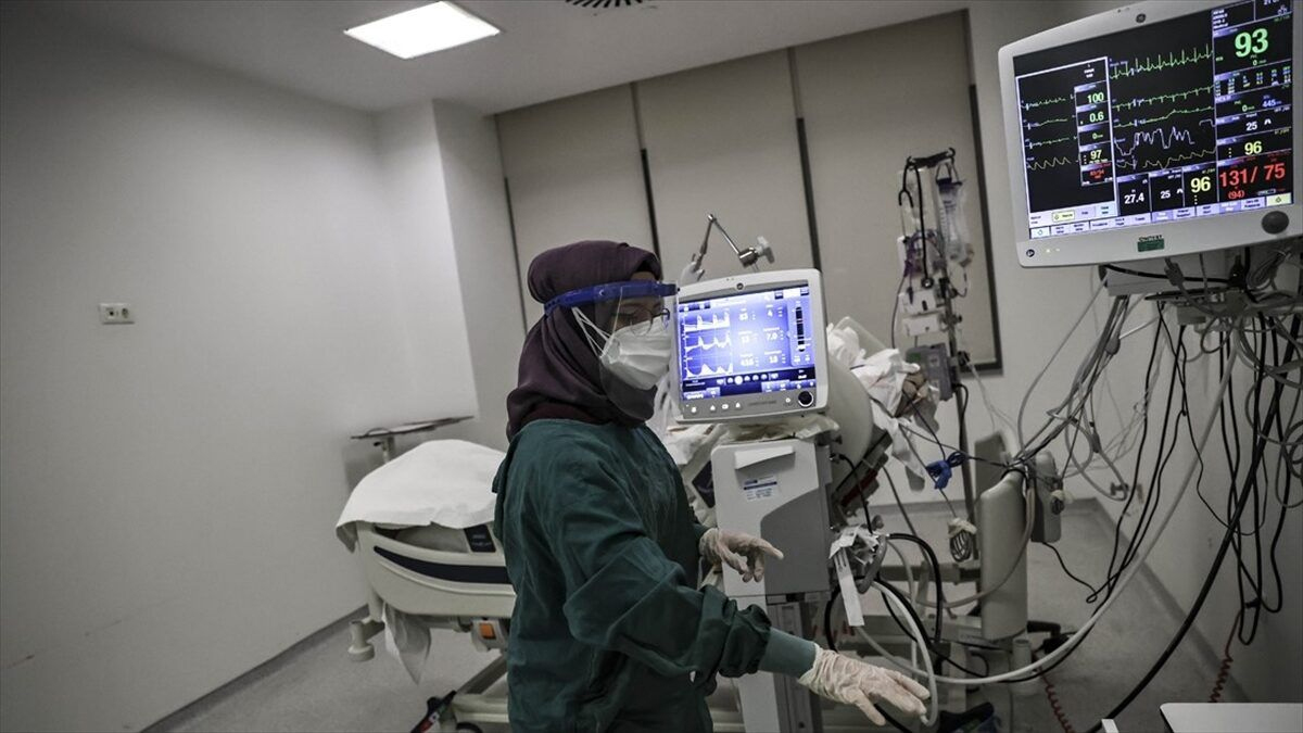 9 Ocak koronavirüs tablosu açıklandı: Sevindiren düşüş sürüyor