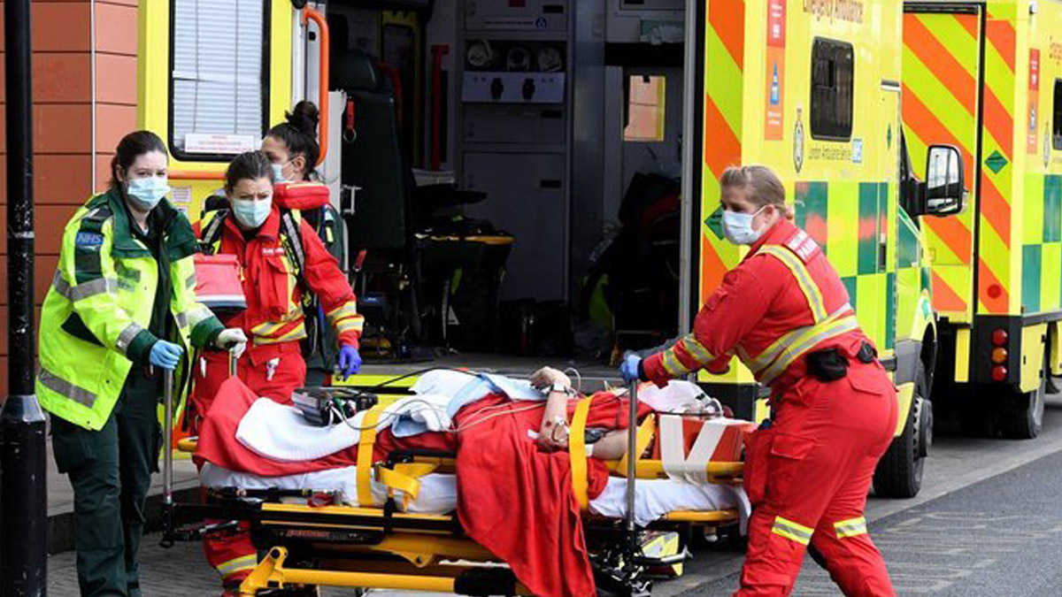 İngiltere'de vakalar önlenemiyor