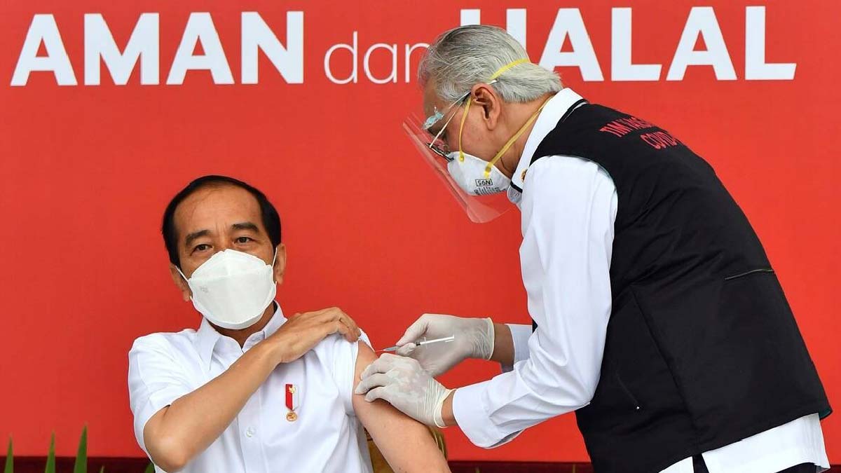 Endonezya'da ilk korona aşısı canlı yayında Devlet Başkanı'na