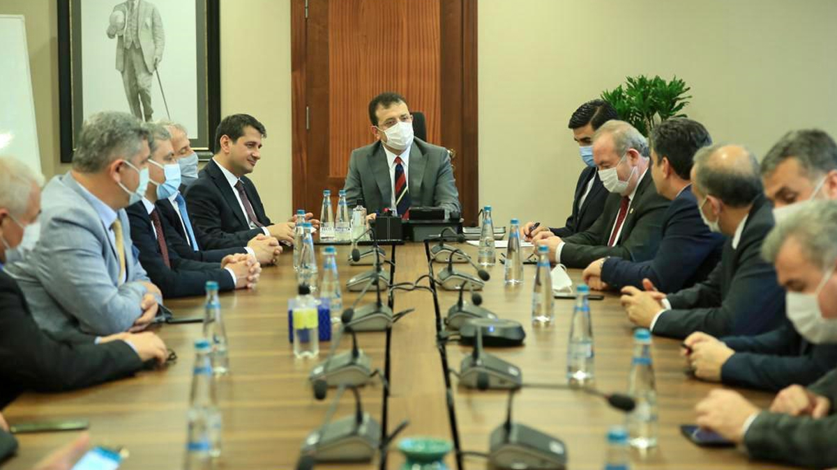 İmamoğlu İYİ Partili belediye başkanlarını ağırladı
