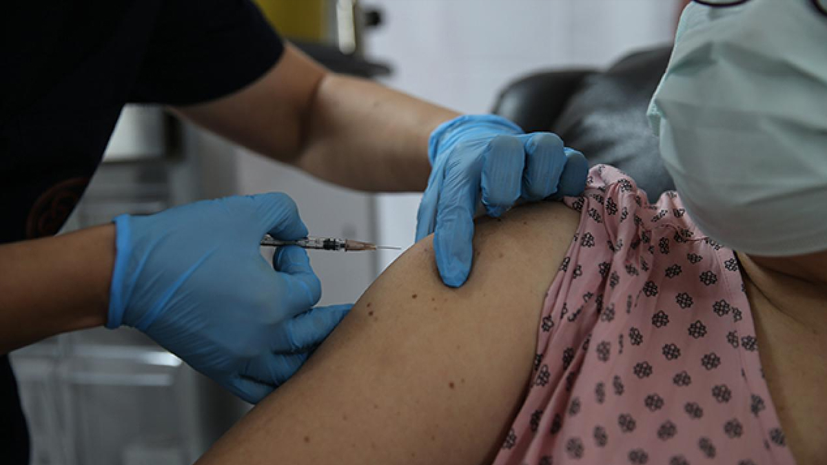 Aşıda randevu sistemi nasıl işleyecek: Bilim Kurulu üyesi tek tek anlattı