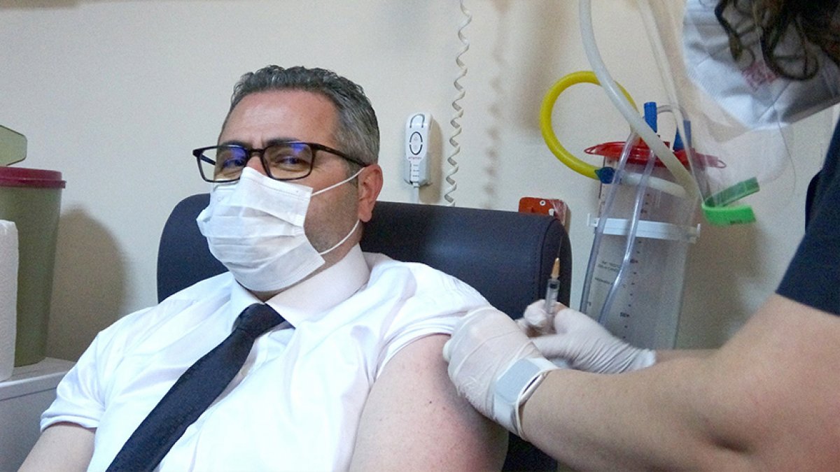 Ardahan'da koronavirüs aşılanması başladı