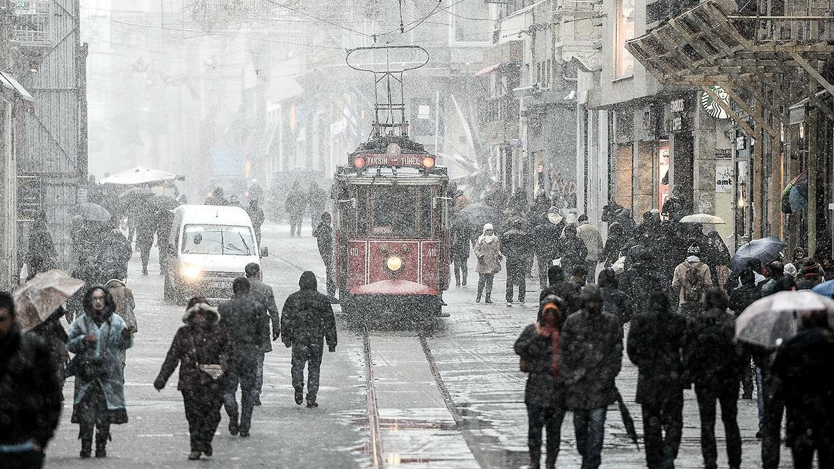 Hem Meteoroloji'den hem AKOM'dan İstanbul'a kar uyarısı