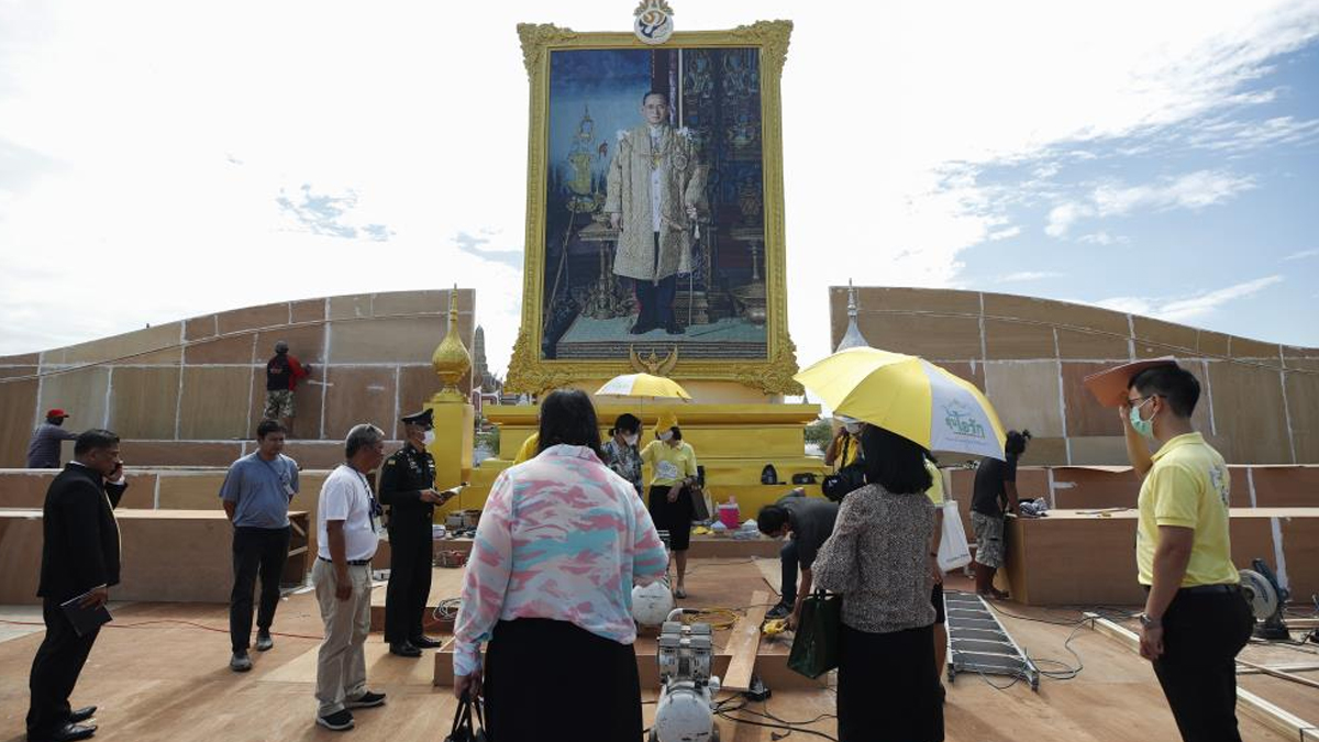 Tayland'da "Kral'a ihanet" suçundan ilk tutuklama