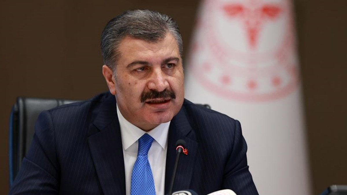 Bakan Koca: Liderler ile AYM Başkanı ve Meclis Başkanı'nı aşı olmaya davet ettim