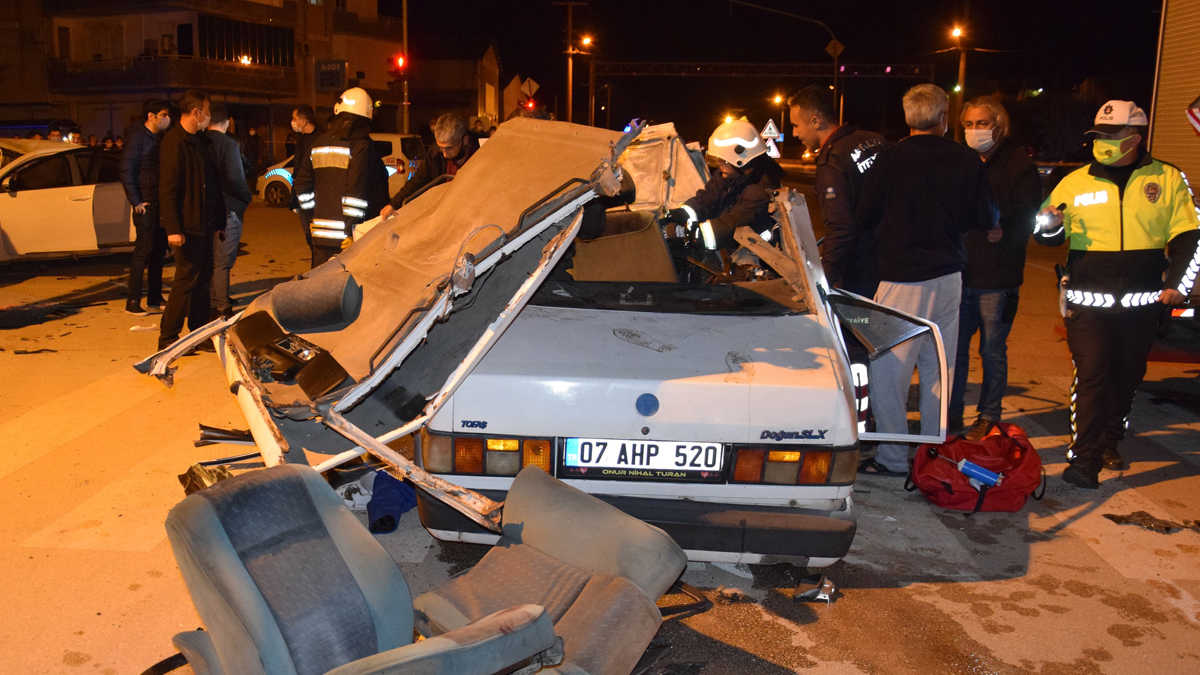 Antalya'da feci kaza! Ölü ve yaralılar var