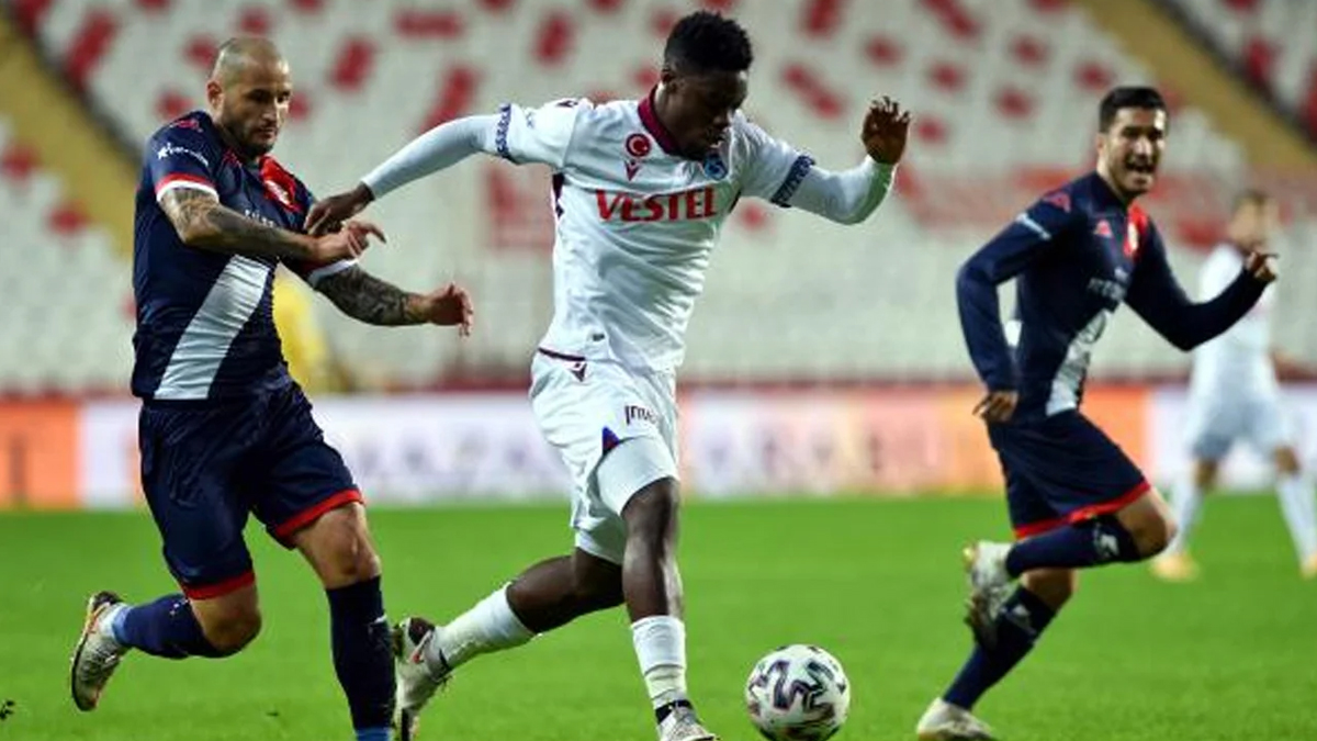 Trabzonspor bir puanı son dakikada aldı