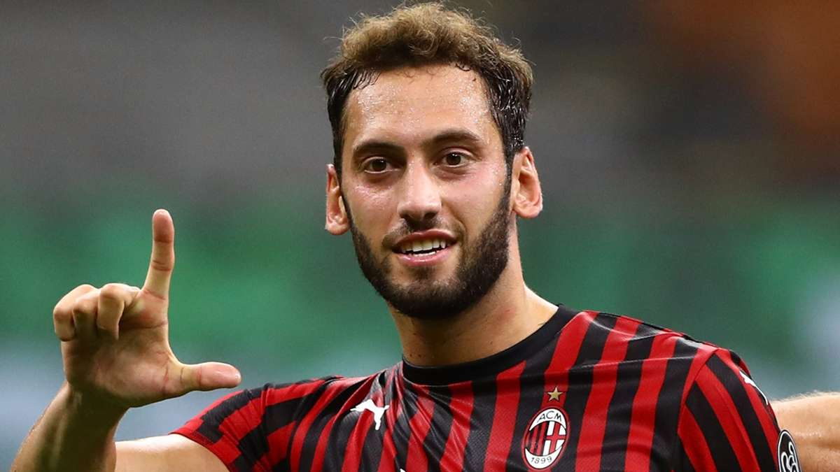 Hakan Çalhanoğlu koronavirüse yakalandı