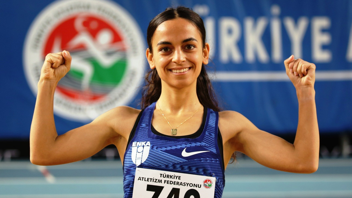 Milli atlet Ayşe Tekdal, rekor kırarak şampiyon oldu