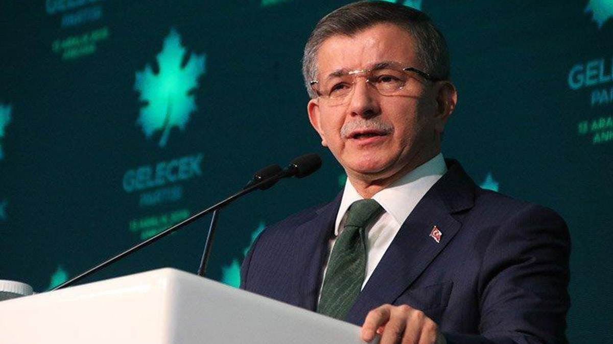 Davutoğlu: Ülkemiz yeniden karanlık günlere sürüklenmek istiyor