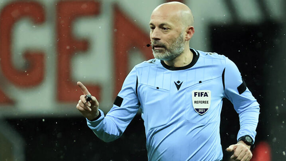 Cüneyt Çakır derbide sakatlandı