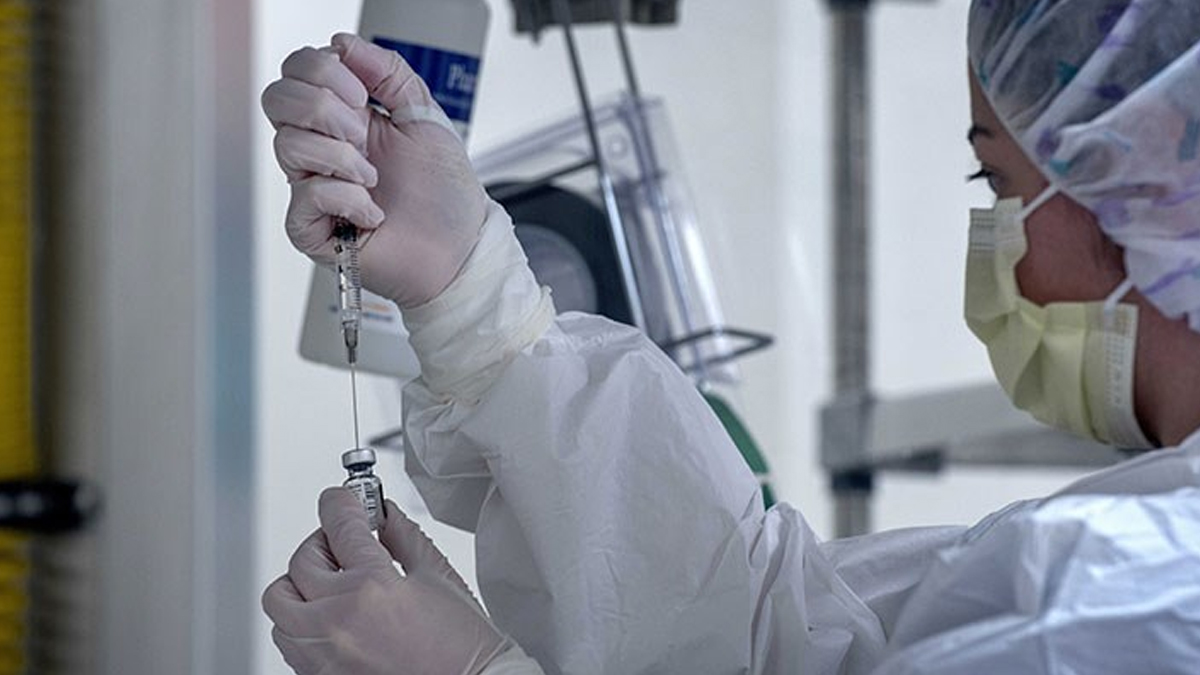 Azerbaycan'da aşılama süreci başladı