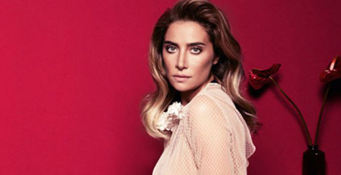 Mahkeme tarafından şarkıcı Sıla Gençoğlu'nun hayranına uzaklaştırma kararı