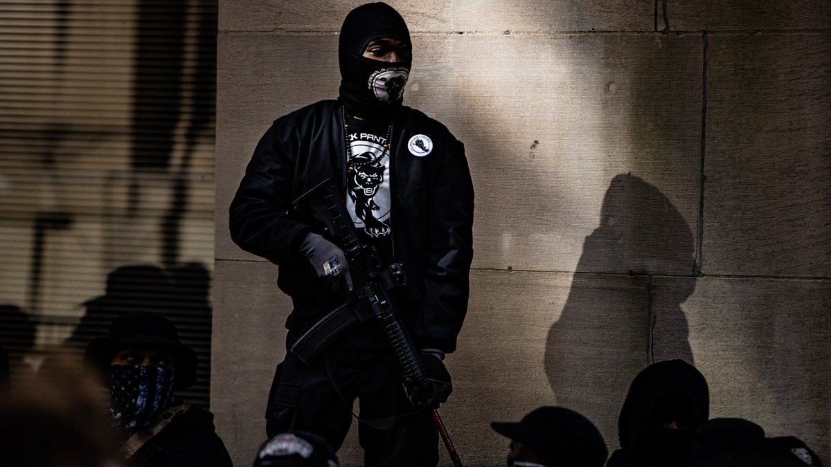 ABD’de silahlı gruplar sokağa indi