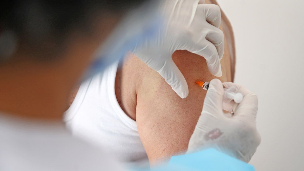 Eczacılara aşılama yarın başlıyor