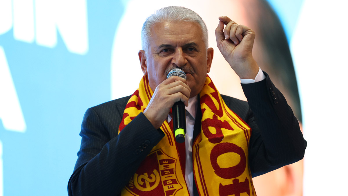 Binali Yıldırım: Parlamenter sistem baba ile oğlunu birbirine düşürür