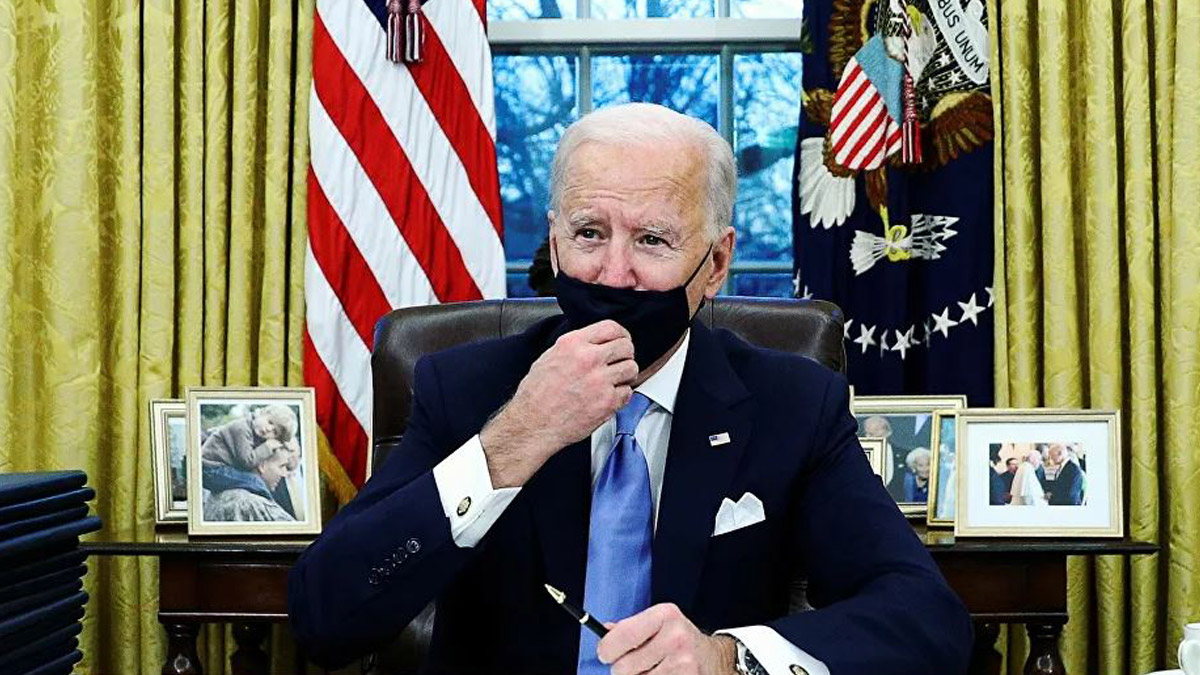Son dakika! Biden ilk kararnamelerini imzaladı