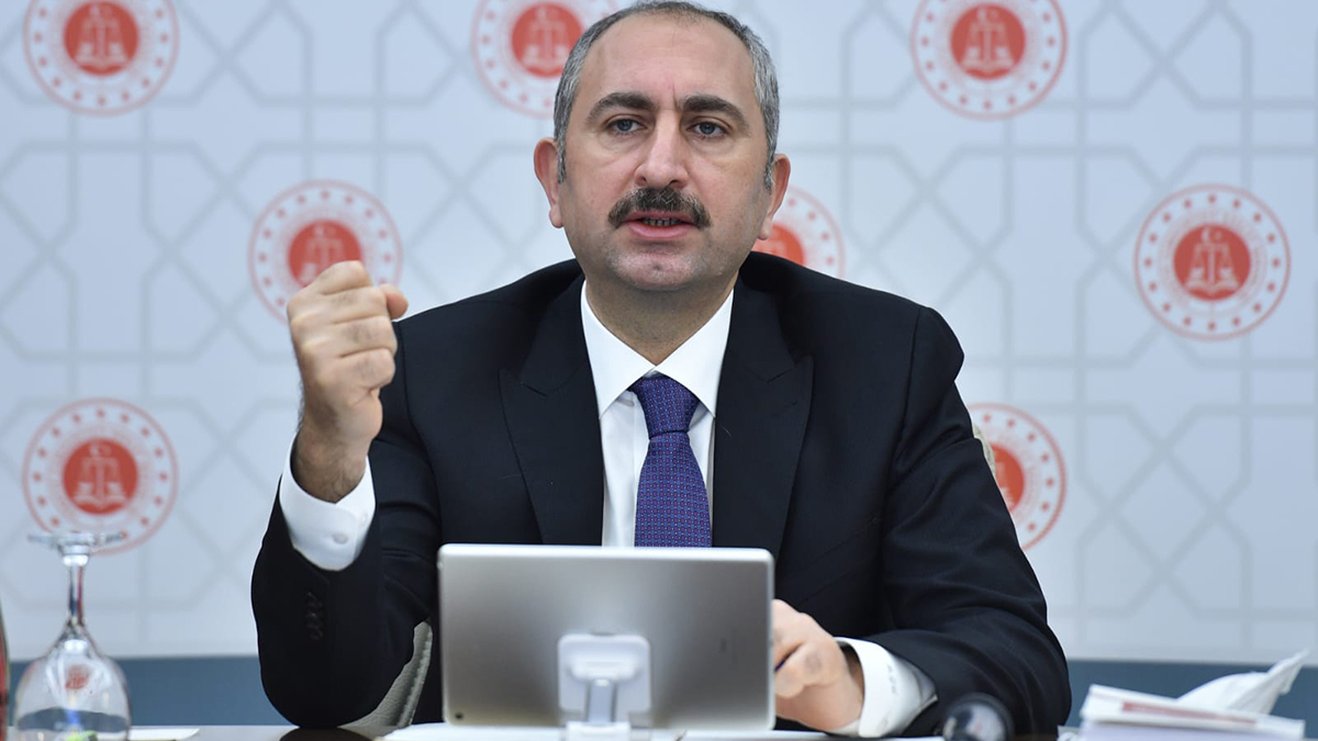 Son dakika! Adalet Bakanı Gül: Hakim, savcı cübbesi giymedim... Giymeyeceğim