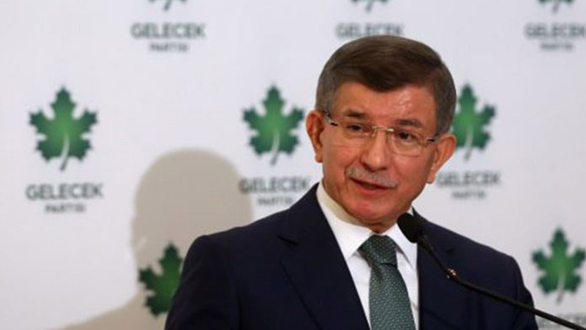 Davutoğlu: Kültür sanat siyasetin arka bahçesi olmamalı