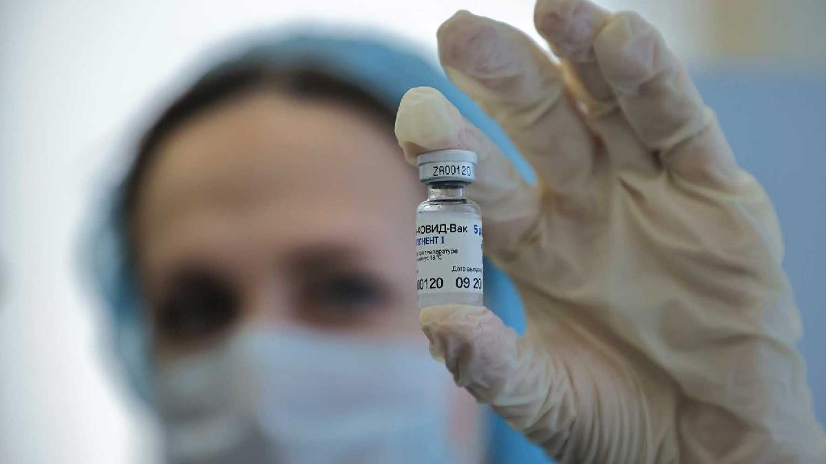 İmzalar atıldı: Rus aşısı Türkiye'de üretilecek