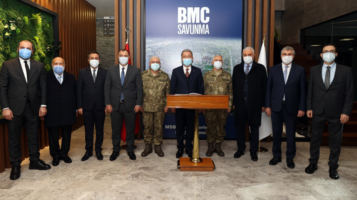 Bakan Akar: Muharebe uçağımızı yapacağız