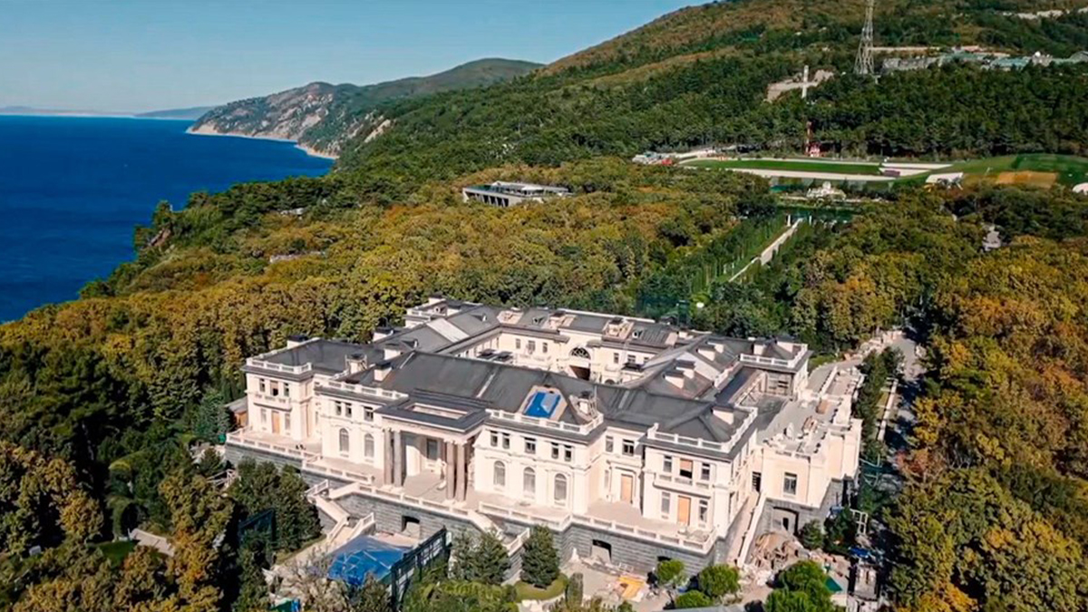 Putin'in sarayı ortalığı karıştırdı: Kumarhane iddiası