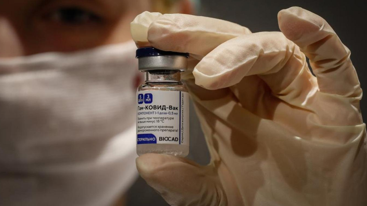 Rus aşısına yeni uyarı: Bu gruplar için riskli olabilir