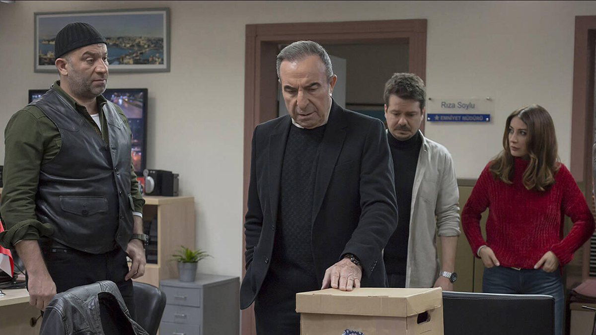 Arka Sokaklar'a taze kan! Ünlü isim kadroya dahil oldu