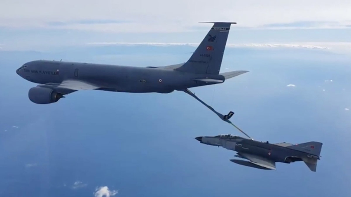 Son dakika! F-16'lardan Doğu Akdeniz'de gövde gösterisi