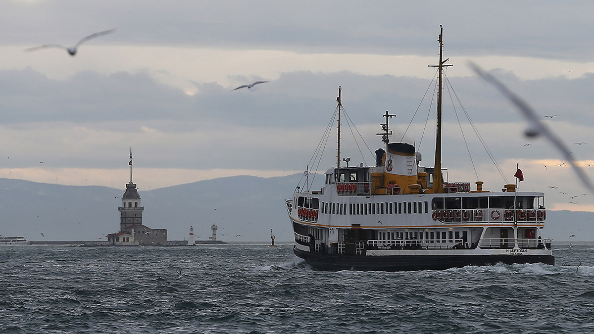 İstanbul'da deniz ulaşımına lodos engeli