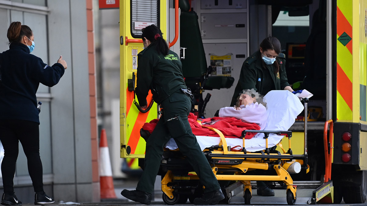 İngiltere'de korona ölümleri yine rekor kırdı