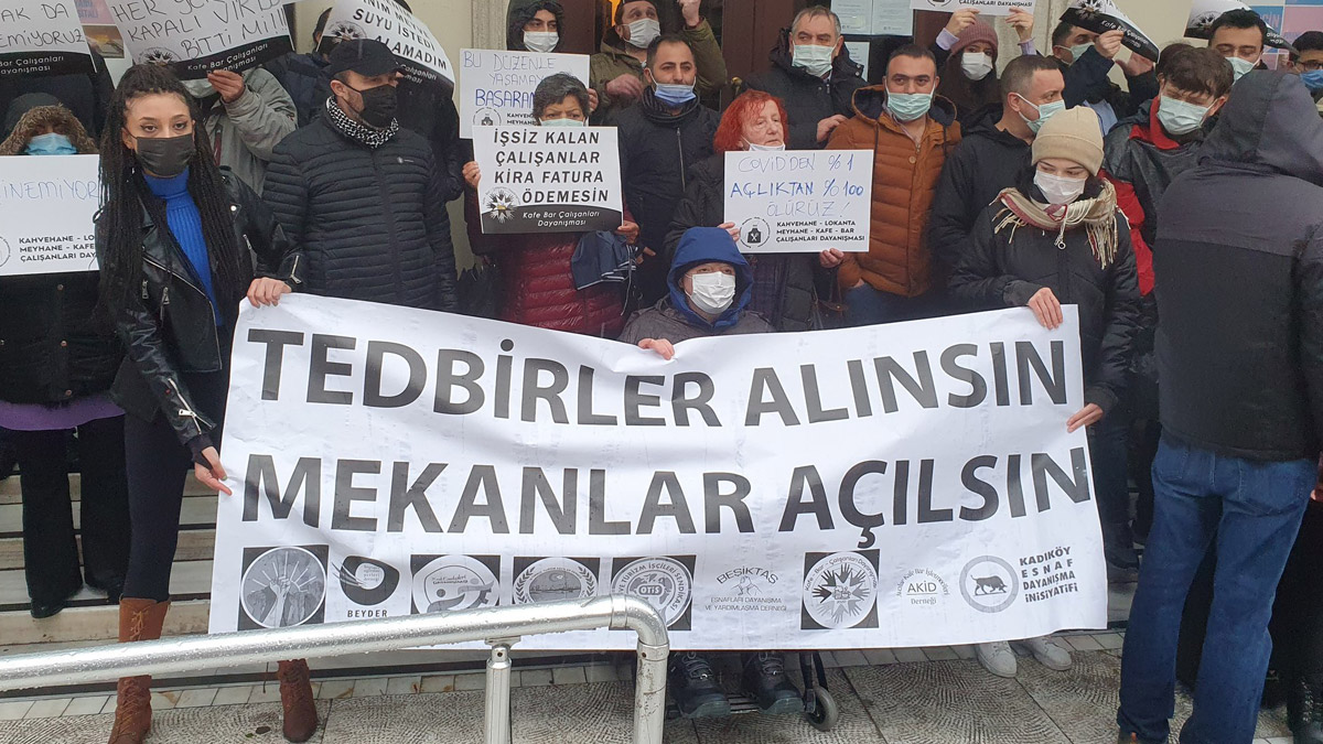 Kafe ve bar çalışanlarından 'geçinemiyoruz 'isyanı