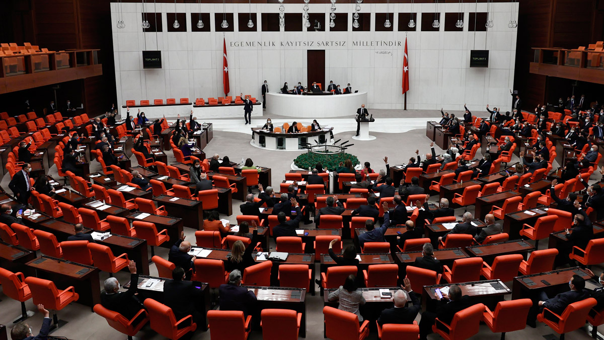 Son dakika! Meclis, Aden Körfezi'ndeki tezkere süresini uzattı