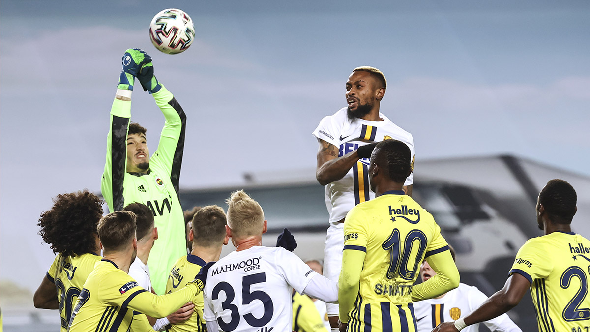 Erol Bulut'un vazgeçilmezi kaleci Altay oldu