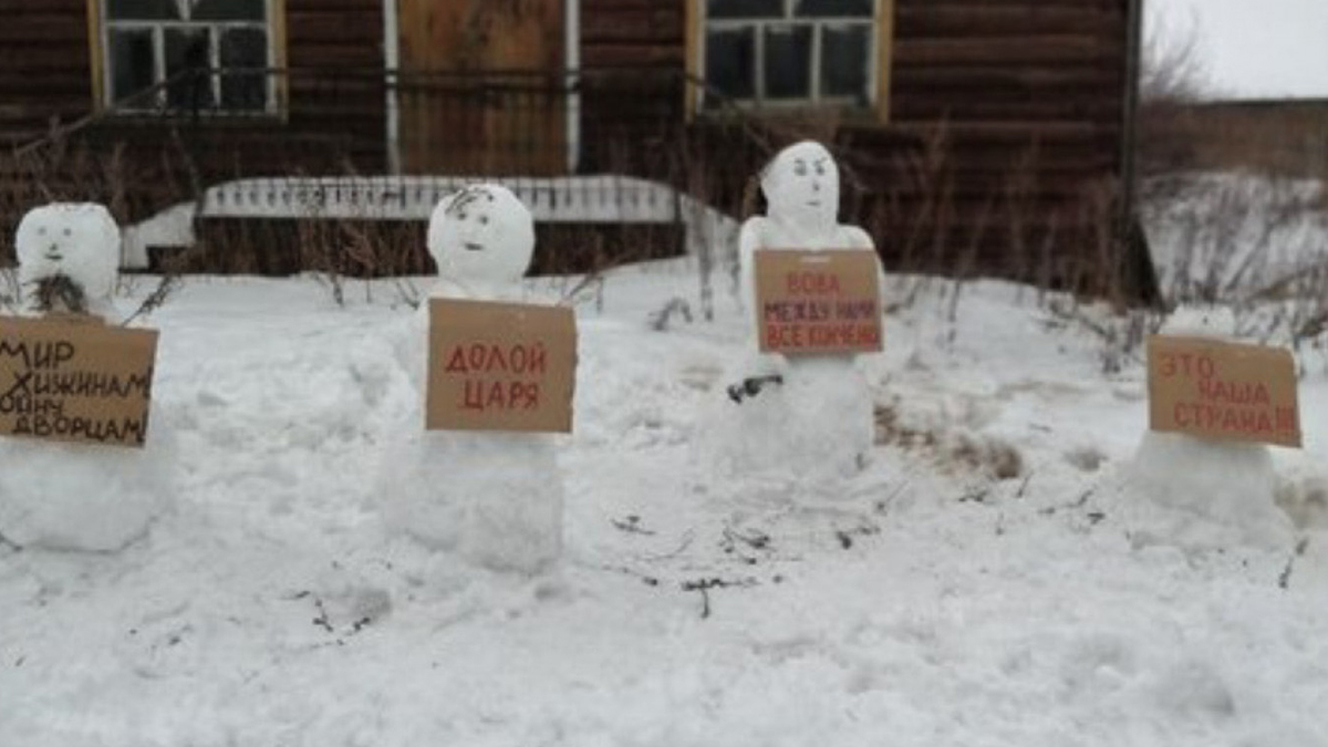 Rusya'da kardan adamların Putin protestosuna tutuklama