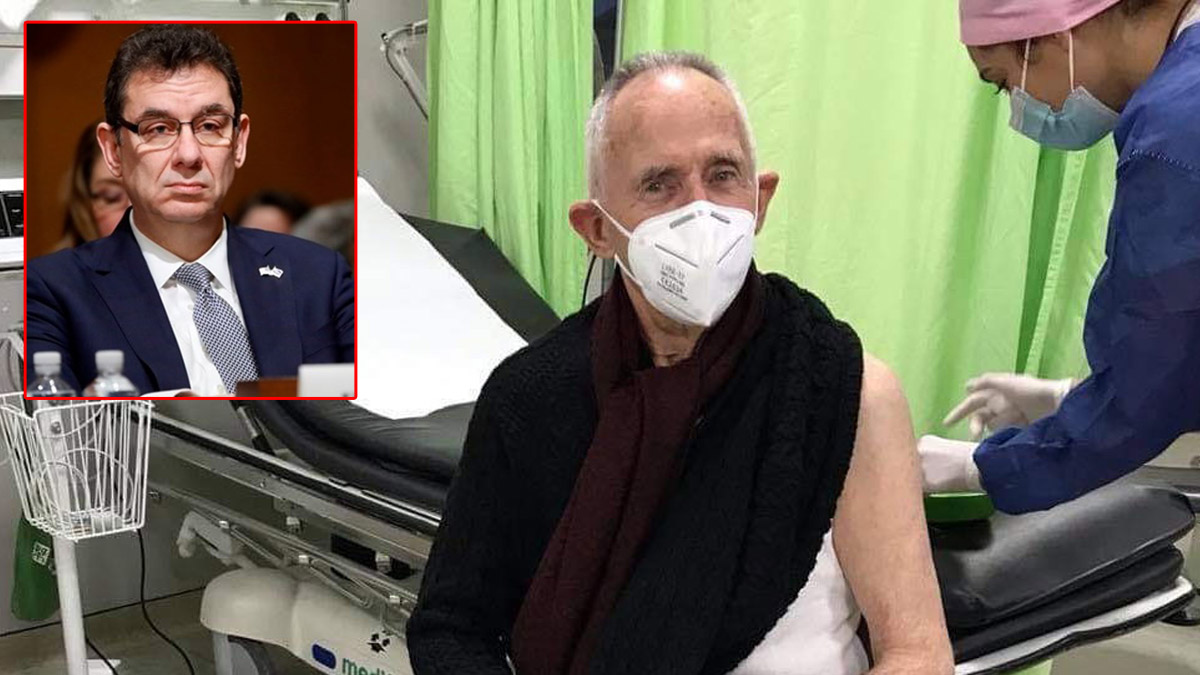 Pfizer CEO’sunun kayınpederi de aşı için sırasını bekledi