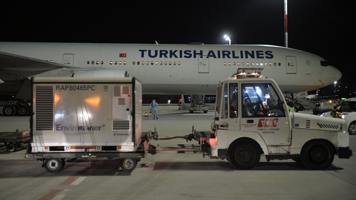 3,5 milyon doz Kovid-19 aşısı daha Türkiye'ye getirildi