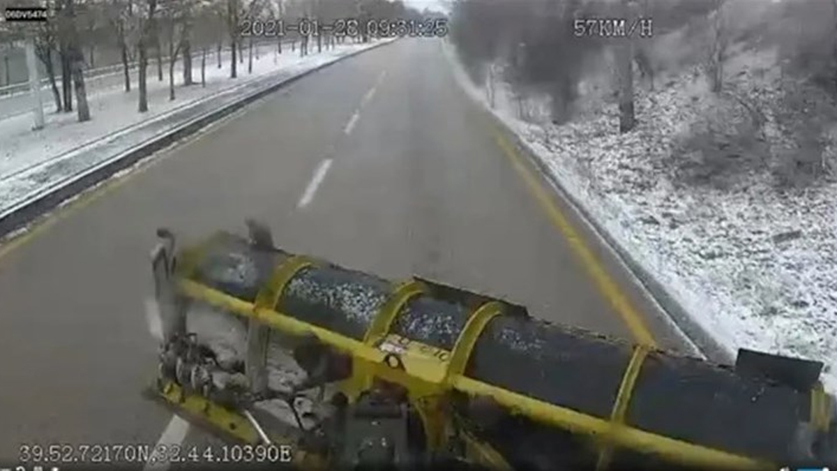 Ankara'nın karla mücadele çalışmasını 250 bin kişi izledi