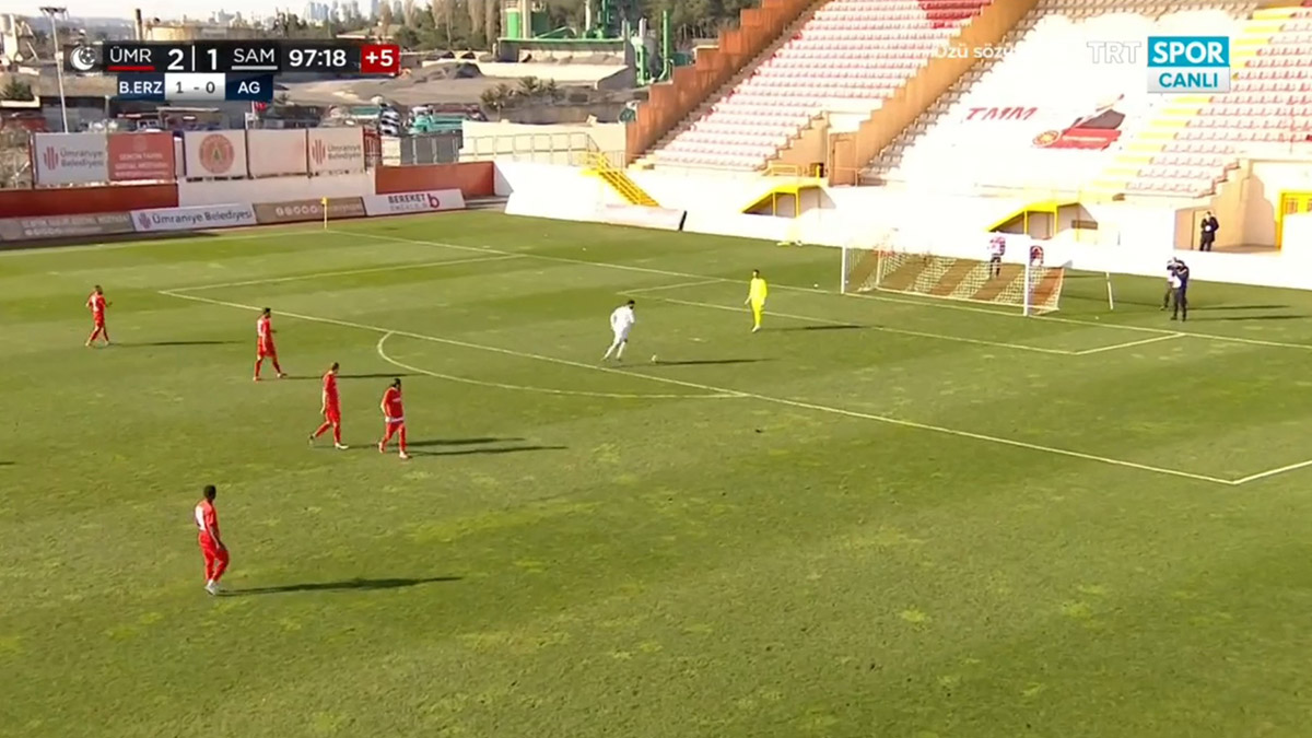 Ümraniyespor-Samsunspor maçı fair-play anlarına sahne oldu