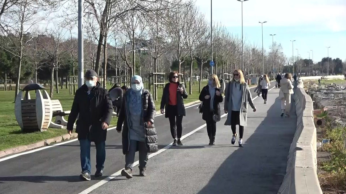 Yasaklar unutuldu, sahiller doldu