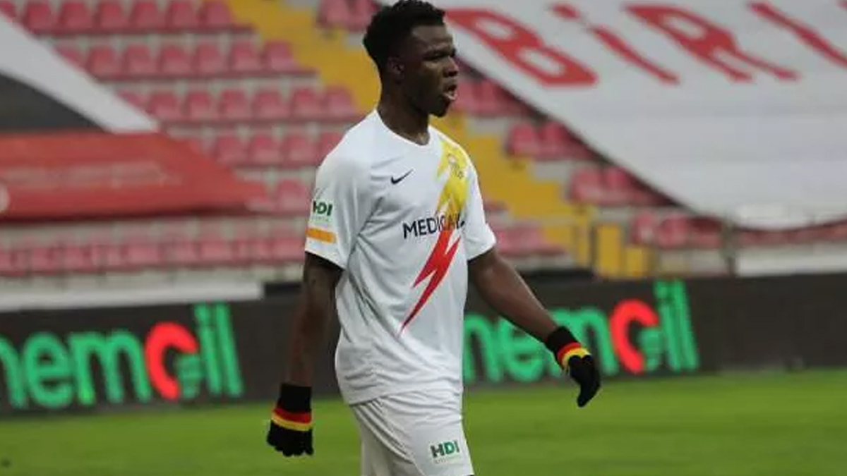 Başakşehir, Ndayishimiye'yi transfer etti