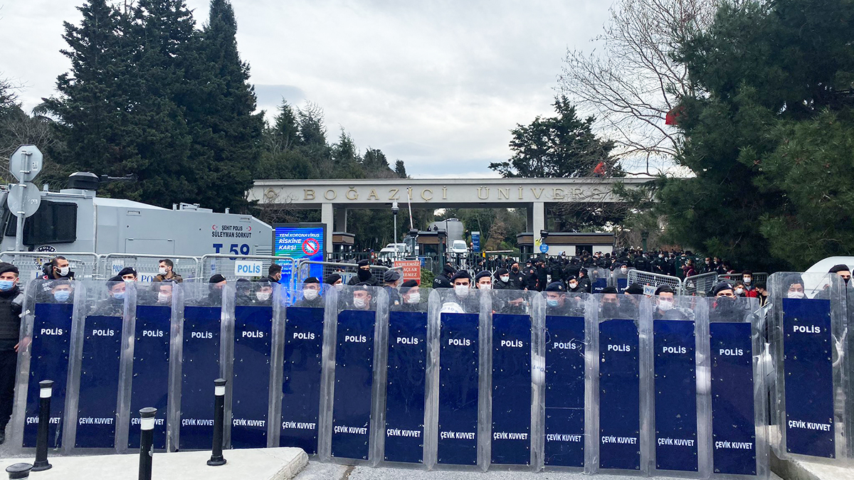 Son dakika! Boğaziçi Üniversitesi'nde gözaltına alınan 98 öğrenci serbest bırakıldı