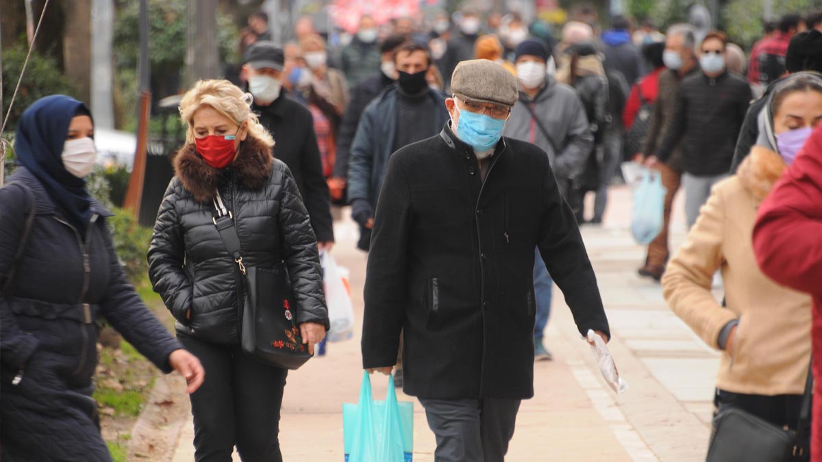 Korona hastasını ziyarete giden aynı aileden 30 kişi Kovid'e yakalandı