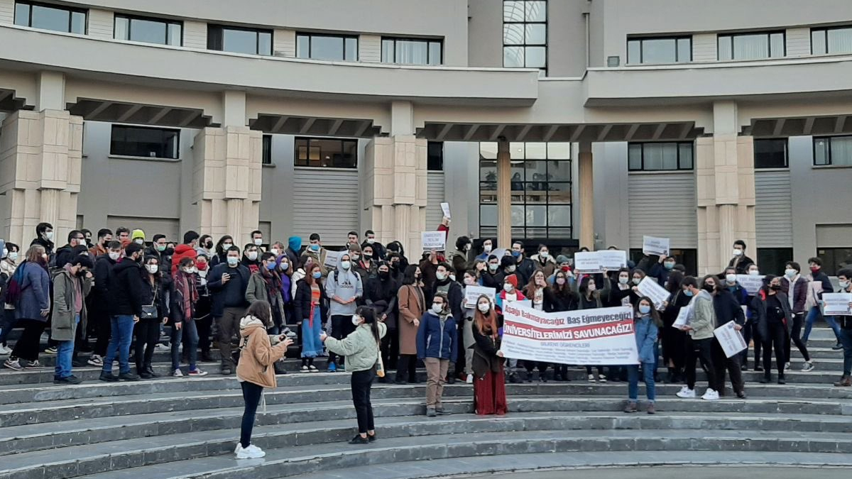 Boğaziçi'ne Bilkent öğrencilerinden destek: Aşağı bakmayacağız