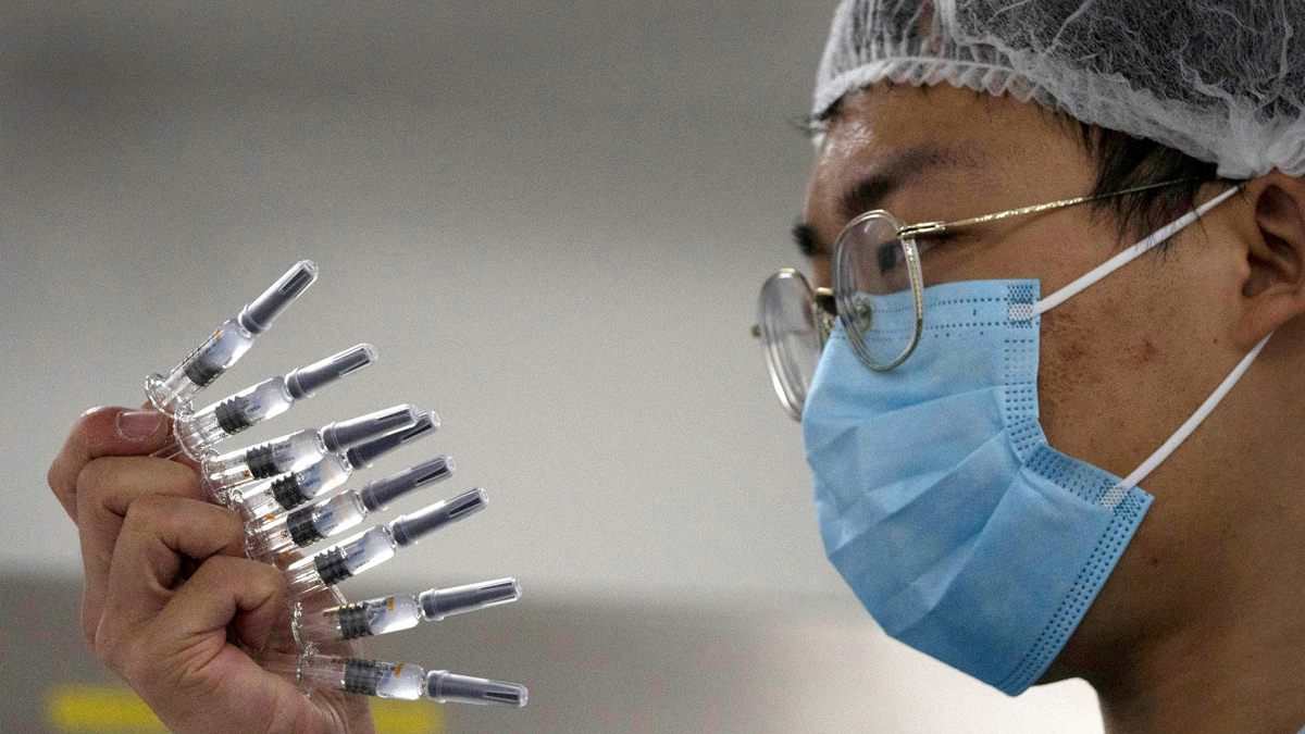 Çin, kendi aşılarına güvenmiyor mu?