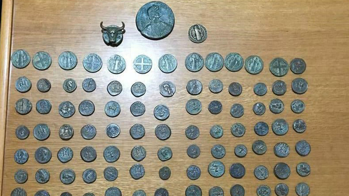 Yolcu otobüsünde tarihi eser ele geçirildi