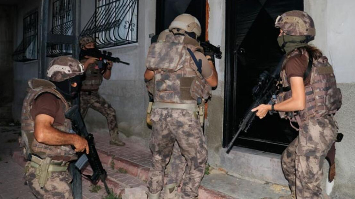 Adana'da hava destekli operasyon: Çok sayıda kişi gözaltına alındı