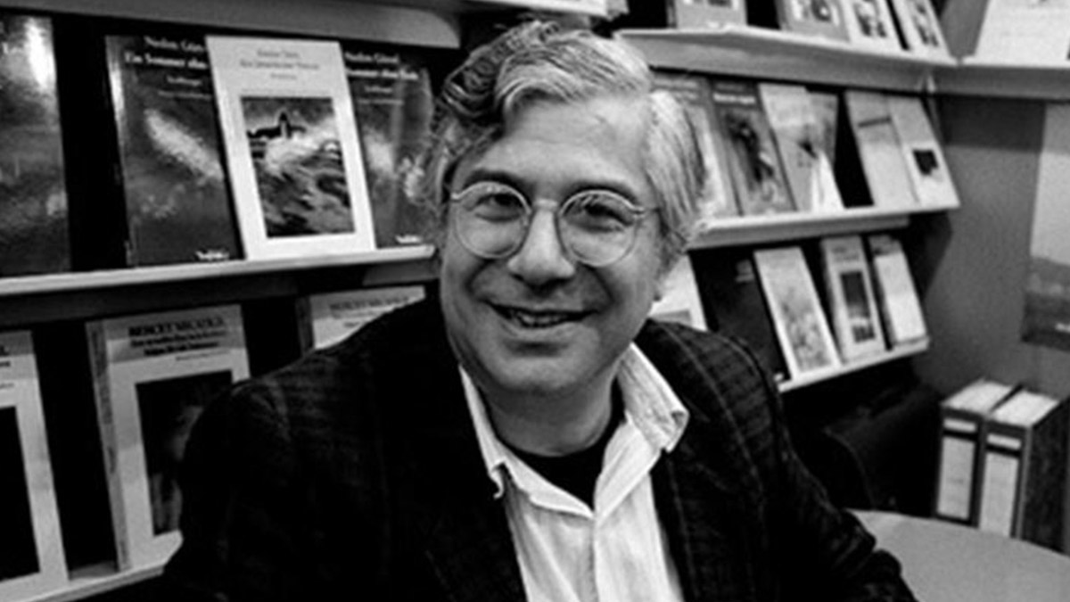 Demir Özlü kimdir?