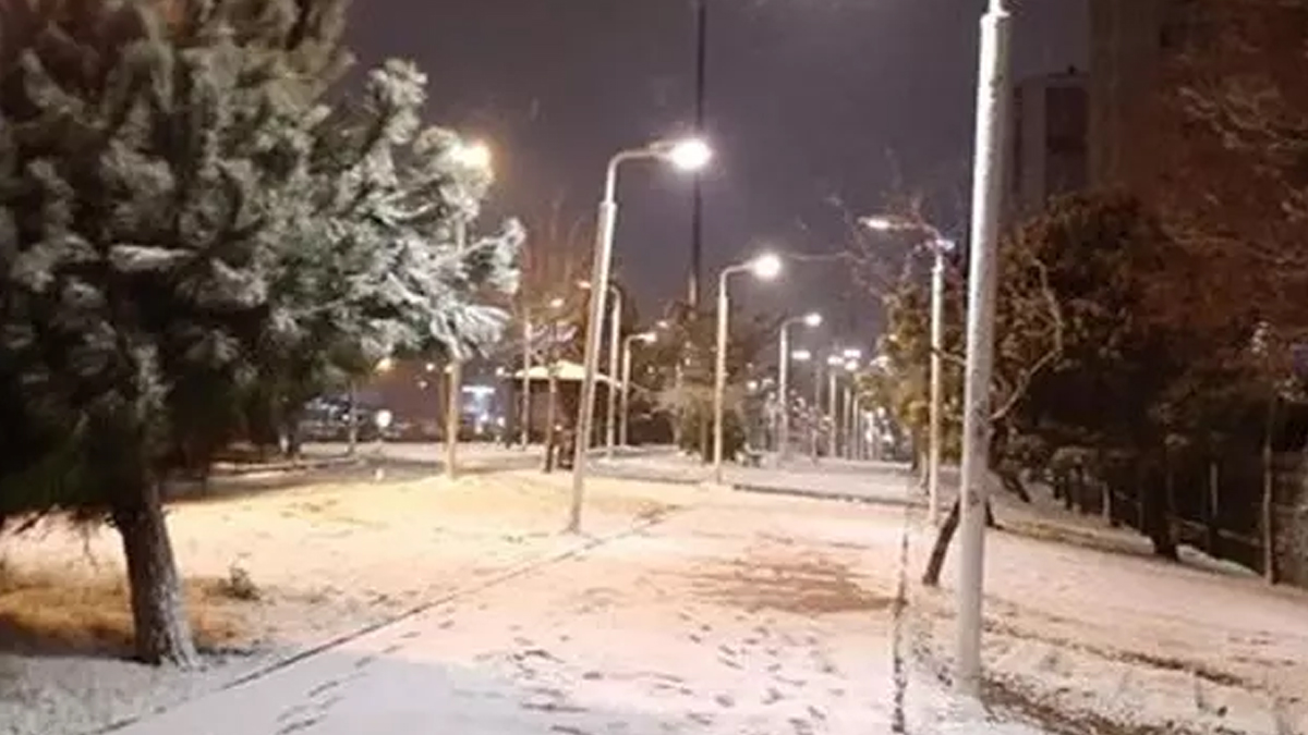 İstanbul'da beklenen kar yağışı başladı