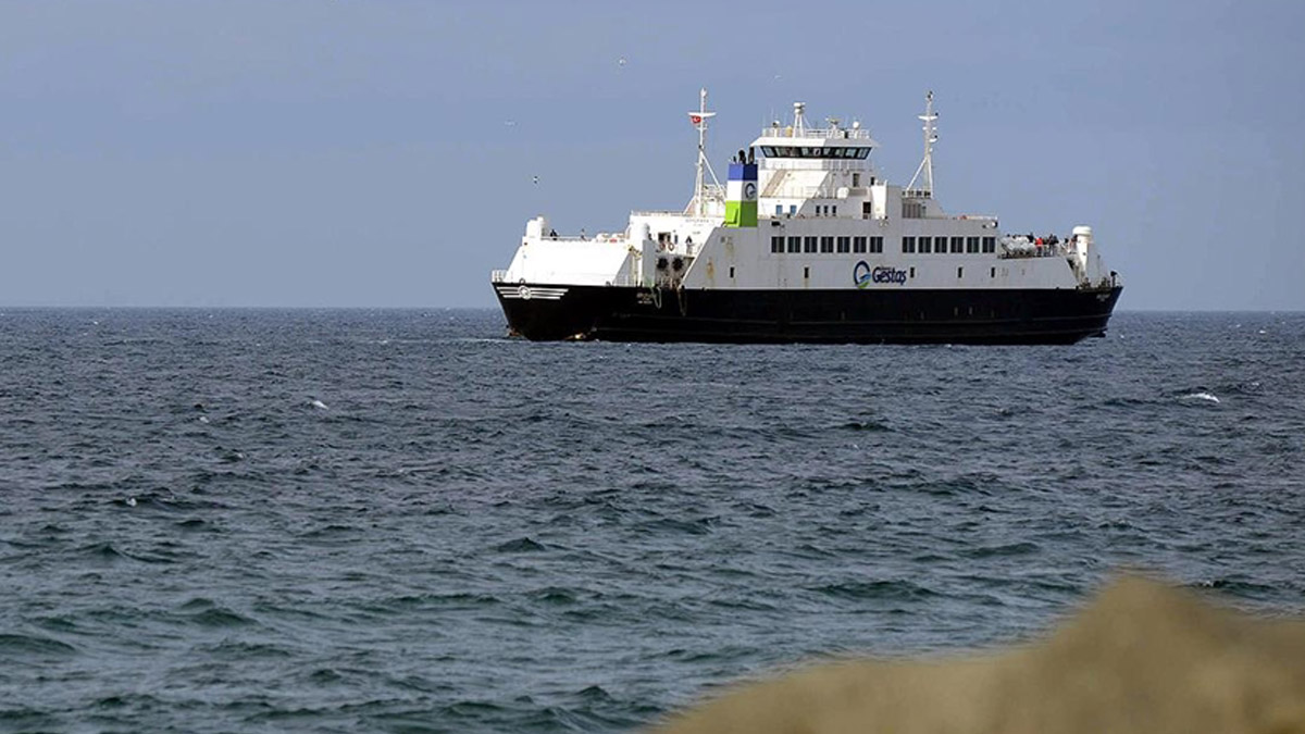 Gökçeada feribotları yarın da iptal